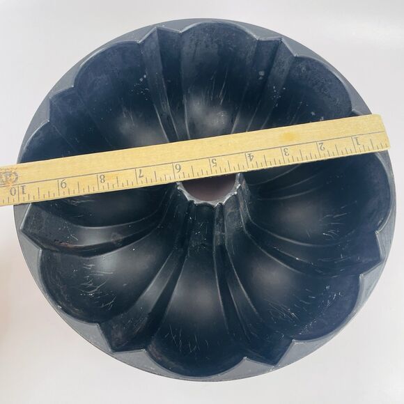 Chilton 10" Fluted Bundt Cake Pan Jello Mold Cast Aluminum VTG Poppy Orange Red - Picture 11 of 12